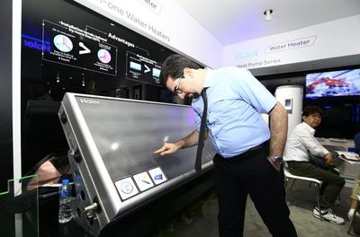 海爾廣交會展出世界首個無水箱太陽能熱水器，引領日用家電零售創新